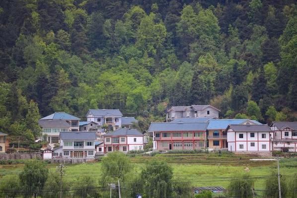 房屋改建加固設計規(guī)范標準 鋼結構玻璃棧道施工 第4張 房屋改建加固設計規(guī)范標準 鋼結構玻璃棧道施工 第4張