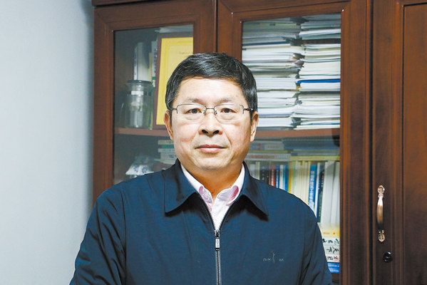 中國建筑鋼結(jié)構(gòu)協(xié)會(huì)會(huì)長(中國建筑鋼結(jié)構(gòu)協(xié)會(huì)現(xiàn)任會(huì)長是對景萬會(huì)長的相關(guān)介紹) 鋼結(jié)構(gòu)玻璃棧道設(shè)計(jì) 第2張 中國建筑鋼結(jié)構(gòu)協(xié)會(huì)會(huì)長(中國建筑鋼結(jié)構(gòu)協(xié)會(huì)現(xiàn)任會(huì)長是對景萬會(huì)長的相關(guān)介紹) 鋼結(jié)構(gòu)玻璃棧道設(shè)計(jì) 第2張