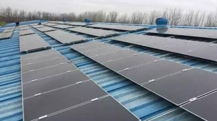 工廠房頂安裝太陽能光伏板（光伏板安裝后的電力自給率，工廠光伏板對(duì)建筑結(jié)構(gòu)的影響）