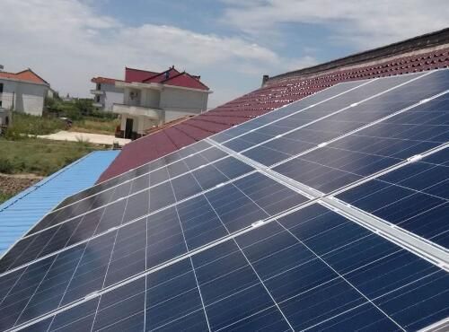 在屋頂上安裝光伏發(fā)電對(duì)房頂有危害嗎(光伏發(fā)電設(shè)備重量標(biāo)準(zhǔn)) 鋼結(jié)構(gòu)框架設(shè)計(jì) 第5張 在屋頂上安裝光伏發(fā)電對(duì)房頂有危害嗎(光伏發(fā)電設(shè)備重量標(biāo)準(zhǔn)) 鋼結(jié)構(gòu)框架設(shè)計(jì) 第5張