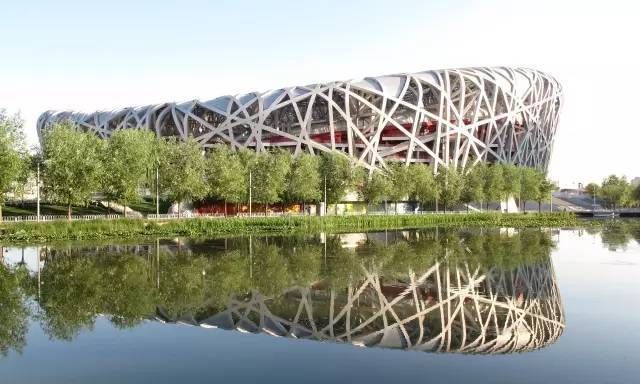 建房鋼結(jié)構(gòu)便宜還是混凝土便宜（建房時，選擇鋼結(jié)構(gòu)還是混凝土結(jié)構(gòu)的成本問題是一個常見的考量因素）