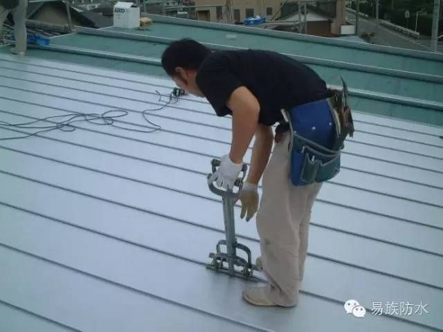 彩鋼板屋頂施工方案（彩鋼板屋頂施工安全注意事項，）