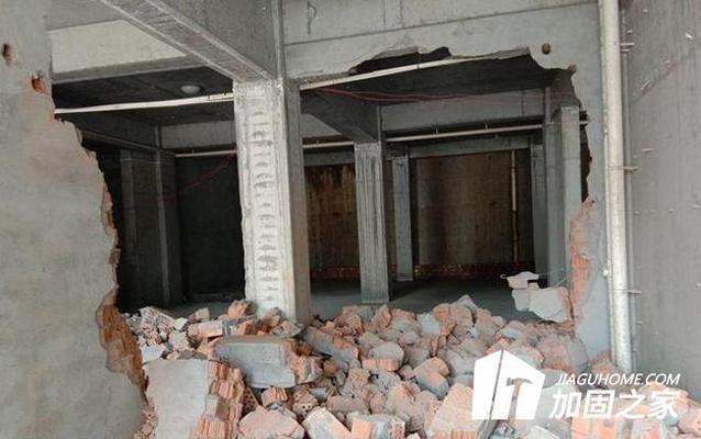如何在承重墻上加過(guò)梁圖片(在承重墻上加過(guò)梁是一項(xiàng)技術(shù)活需要精確的計(jì)算和專(zhuān)業(yè)的施工) 結(jié)構(gòu)橋梁鋼結(jié)構(gòu)施工 第1張 如何在承重墻上加過(guò)梁圖片(在承重墻上加過(guò)梁是一項(xiàng)技術(shù)活需要精確的計(jì)算和專(zhuān)業(yè)的施工) 結(jié)構(gòu)橋梁鋼結(jié)構(gòu)施工 第1張