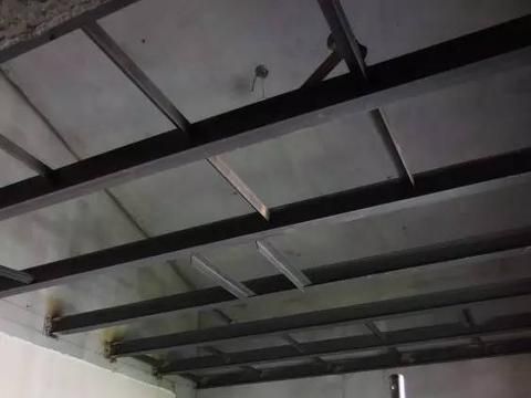 搭建閣樓需要什么材料呢(幾種常見的閣樓搭建材料及其特點) 裝飾幕墻設(shè)計 第3張 搭建閣樓需要什么材料呢(幾種常見的閣樓搭建材料及其特點) 裝飾幕墻設(shè)計 第3張