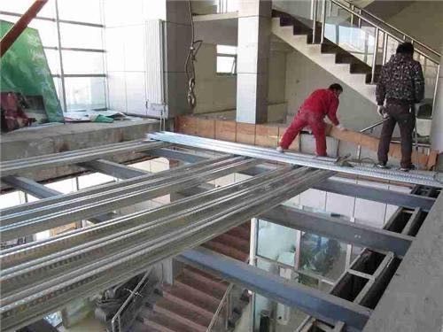 搭建閣樓需要什么材料呢(幾種常見的閣樓搭建材料及其特點) 裝飾幕墻設(shè)計 第5張 搭建閣樓需要什么材料呢(幾種常見的閣樓搭建材料及其特點) 裝飾幕墻設(shè)計 第5張